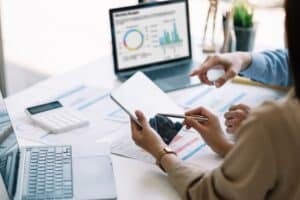 jeunes travailleurs boostent job grâceia