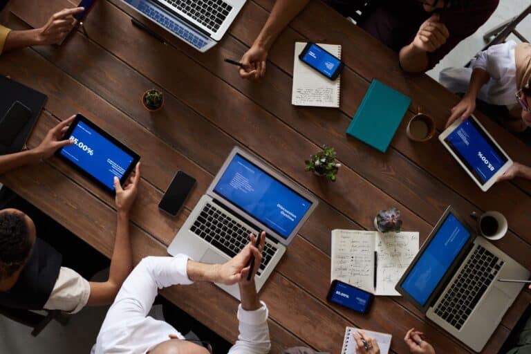 coopération équipe chatgpt concurrent slack