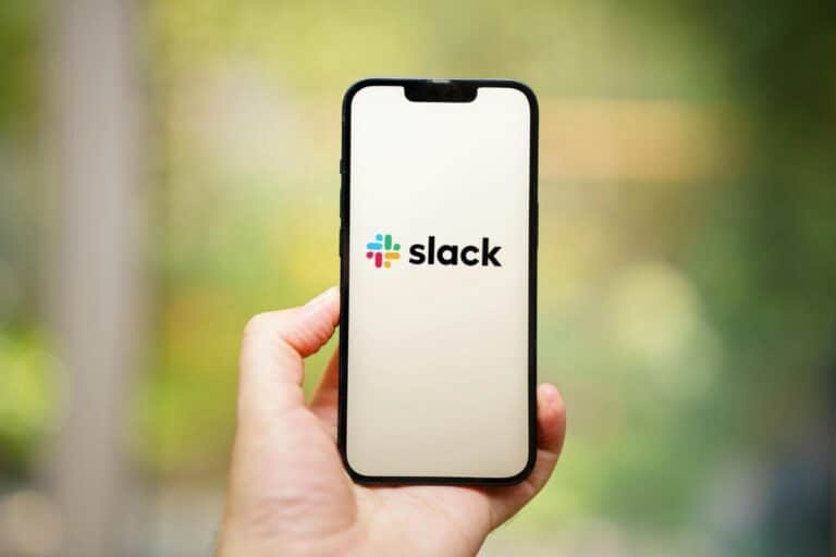 slack assistant ia capable rédiger